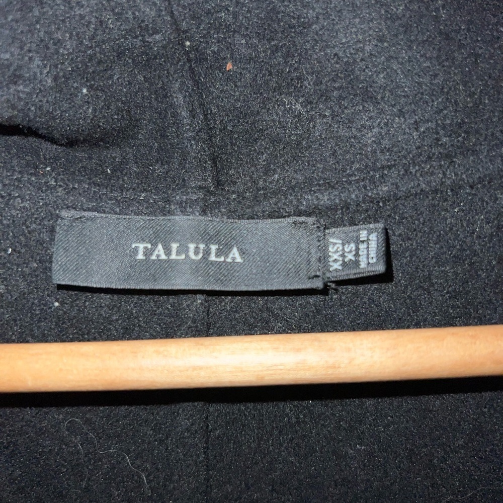 Aritzia Talula Black Kimono Cardigan – Effortless Drape, Minimalist & Chic - Picture 2 of 2